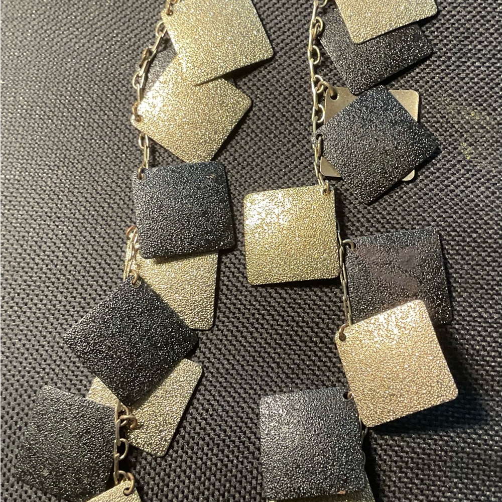 Bling Jewelry Elegant Black and Gold Necklace